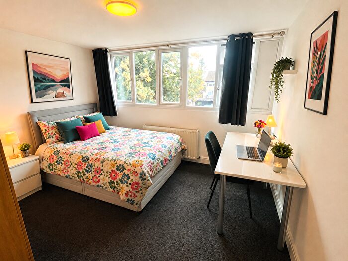 5 Bedroom Property To Rent In Barchester Close, Uxbridge, Greater London, UB8
