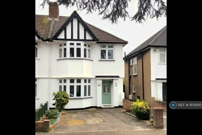 3 Bedroom Semi-Detached House To Rent In Penylan Place, Edgware, HA8