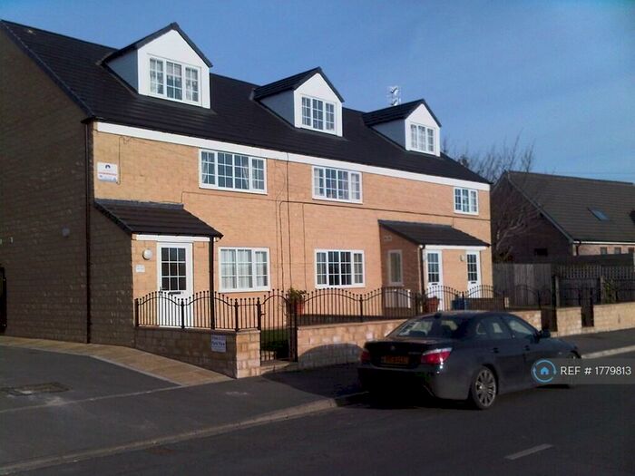 2 Bedroom Flat To Rent In Millhouses Street, Hoyland, Barnsley, S74