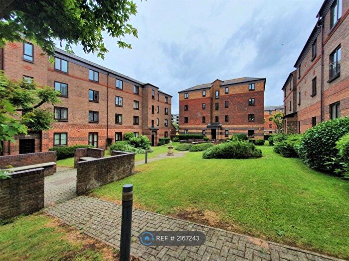 2 Bedroom Flat To Rent In Tiffany Court, Bristol, BS1
