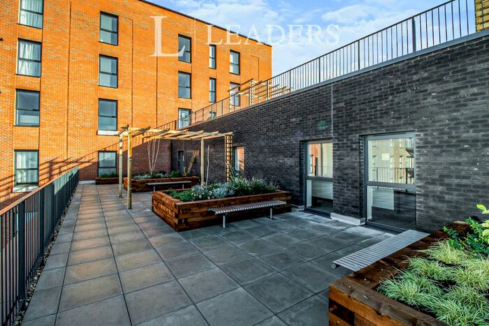 1 Bedroom Flat To Rent In Victoria Avenue, Southend-On-Sea, SS2