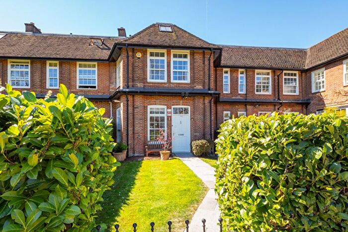 4 Bedroom Property For Sale In Carshalton, Surrey, SM5