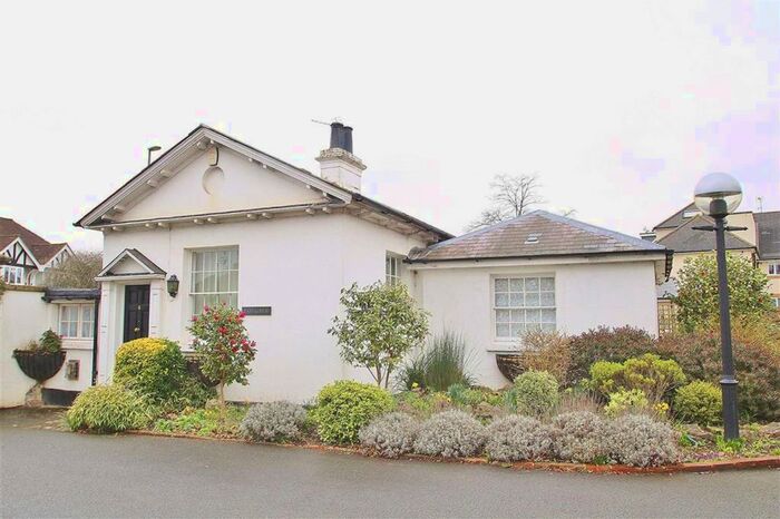 2 Bedroom Semi-Detached Bungalow To Rent In Dorking Road, Epsom KT18