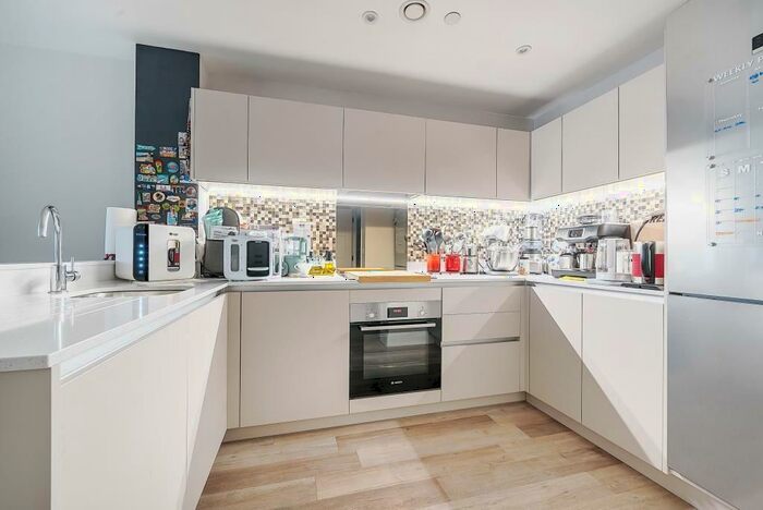 2 Bedroom Flat For Sale In The Quays, Salford, M50