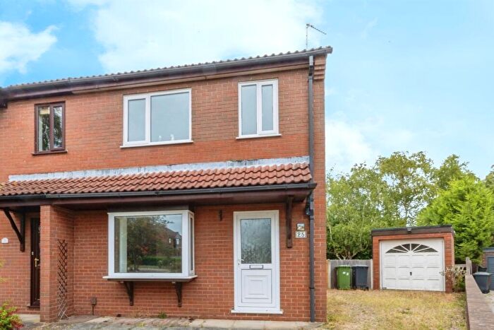 3 Bedroom Semi-Detached House For Sale In Goxhill Close, Lincoln, LN6