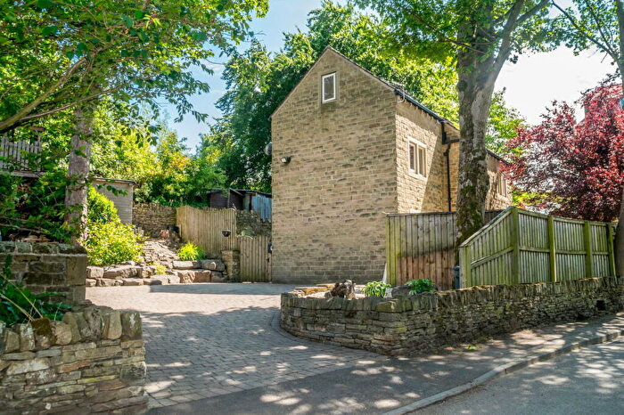 4 Bedroom Detached House For Sale In The Knowle, Shepley, Huddersfield, HD8