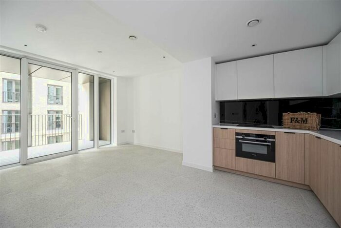 1 Bedroom Flat To Rent In Bouchon Point, Whitechapel, Cendal Crescent, London, E1