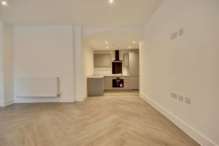 1 Bedroom Flat To Rent In Milton Road, Portsmouth, PO3