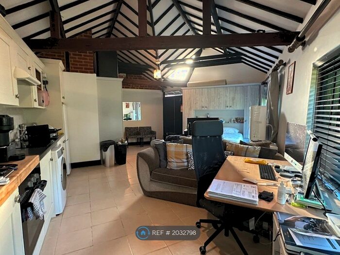 1 Bedroom Bungalow To Rent In The Garth, Lingfield, RH7