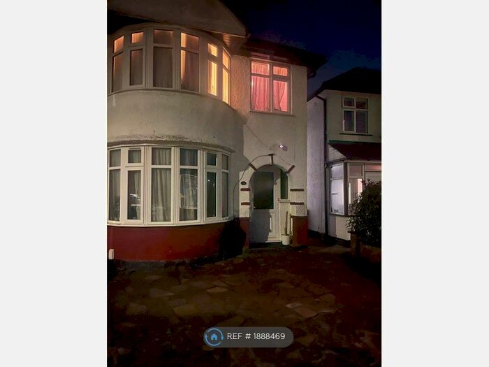 4 Bedroom Semi-Detached House To Rent In Sandhurst Road, London, NW9