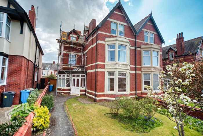 2 Bedroom Flat For Sale In Ground Floor Flat, St. Thomas Road, Lytham St. Annes, Lancashire, FY8