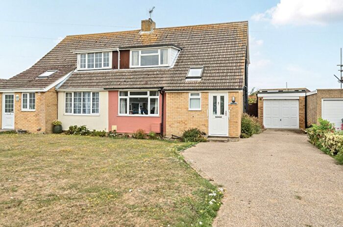 3 Bedroom Semi-Detached House For Sale In Fontwell Road, Selsey, PO20