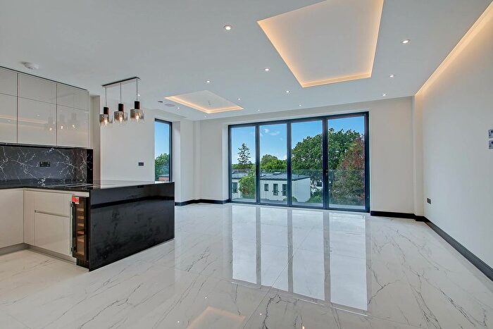 3 Bedroom Flat For Sale In Dollis Avenue, Finchley, N3