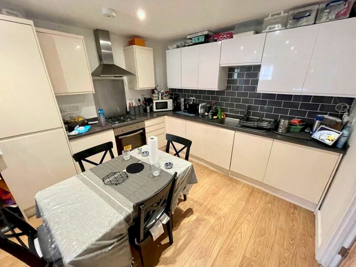 2 Bedroom Apartment To Rent In Old Bedford Road, Luton, LU2