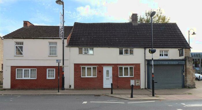 2 Bedroom Apartment To Rent In High Street, Irthlingborough, Wellingborough, NN9