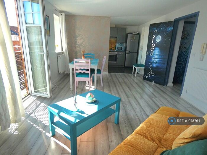 2 Bedroom Flat To Rent In Sanderson Villas, Gateshead, NE8