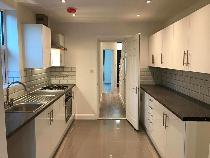 3 Bedroom Terraced House To Rent In Leith Road, Wood Green, N22