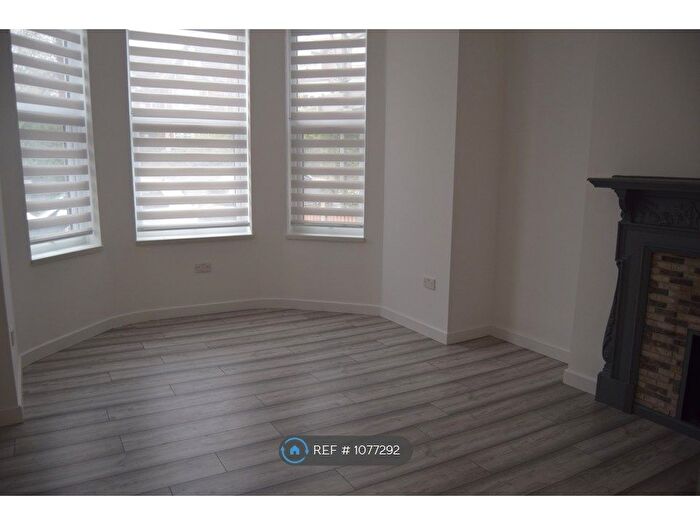 2 Bedroom Flat To Rent In Coniston Rd, London, N10