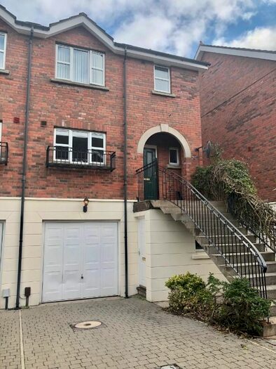 4 Bedroom Town House To Rent In Ardenlee Park, Belfast, BT6