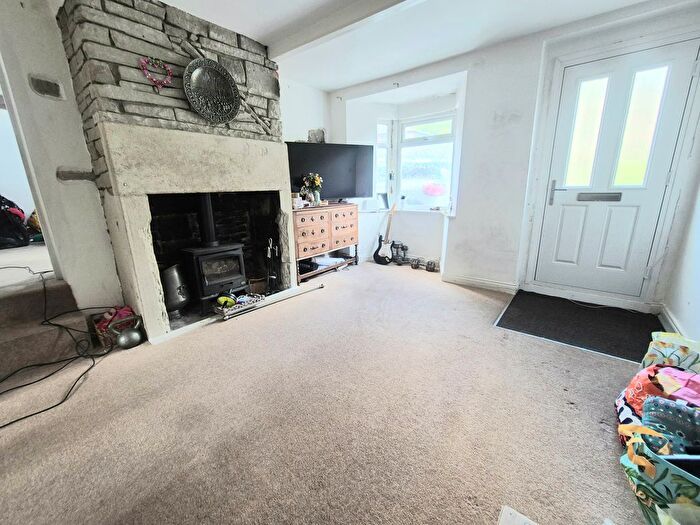 3 Bedroom Terraced House To Rent In Towngate, Luddendenfoot, Halifax, HX2