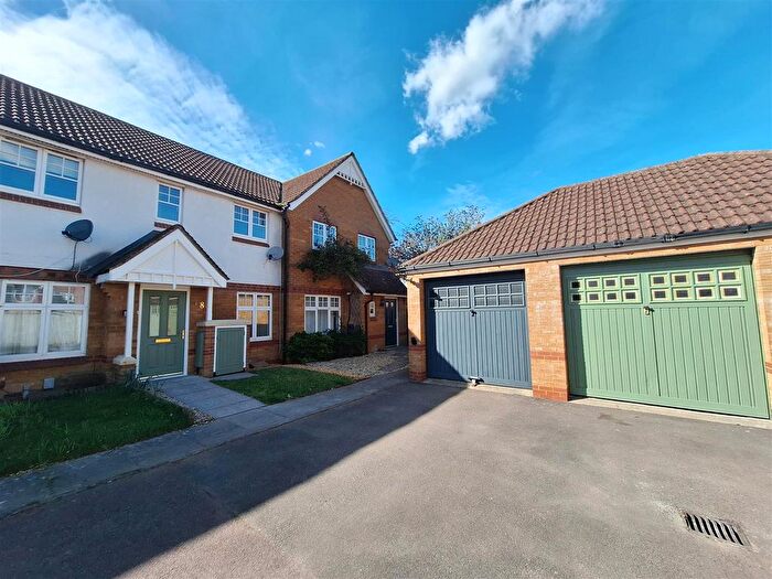 2 Bedroom Terraced House To Rent In Clonmel Close, Caversham, Reading, RG4