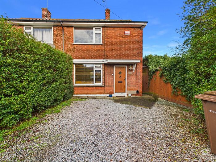 2 Bedroom Semi Detached House For Sale In Kirkham Close, Hessle, HU13