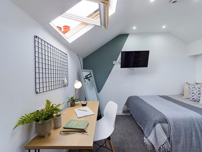 6 Bedroom House To Rent In Upper Parliament Street, L8