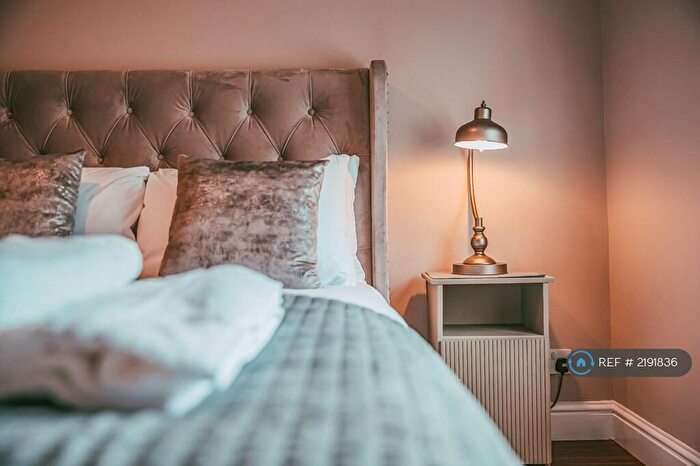 2 Bedroom Maisonette To Rent In Bridge Street Row East, Chester, CH1