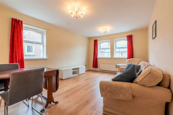 2 Bedroom Flat To Rent In Regent Road, Gosforth, NE3