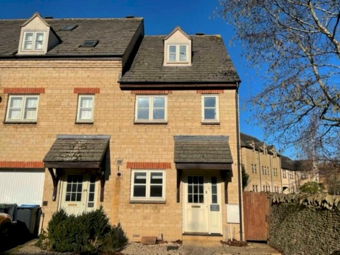 3 Bedroom End Of Terrace House To Rent In Waine Rush View, Witney, OX28
