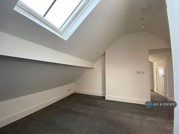 1 Bedroom Flat To Rent In Rhiw Bank Avenue, Colwyn Bay, LL29