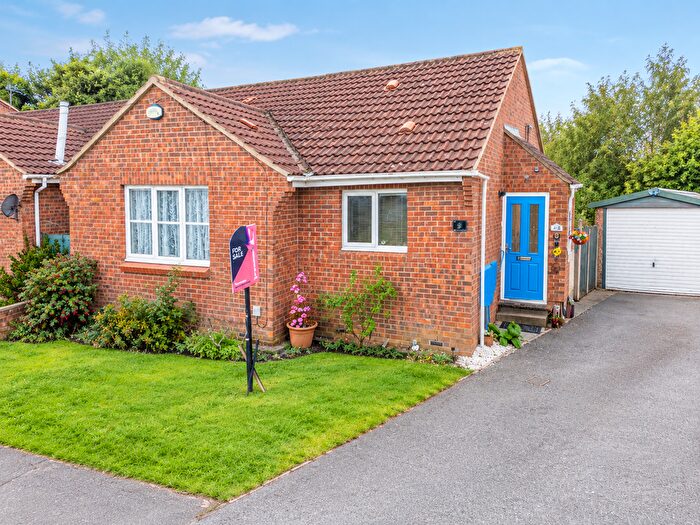 2 Bedroom Detached Bungalow For Sale In Bainbridge Drive, Selby, North Yorkshire, YO8
