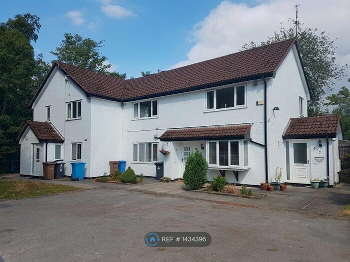 2 Bedroom Flat To Rent In Worsley, Manchester, M28