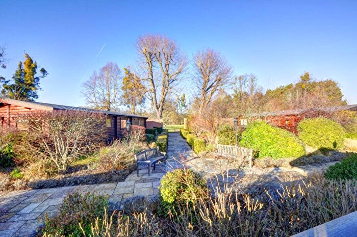 2 Bedroom Detached House To Rent In The Walled Garden, Harleyford Estate, SL7