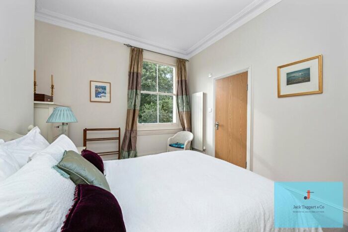2 Bedroom Apartment For Sale In Wilbury Road, Hove, BN3