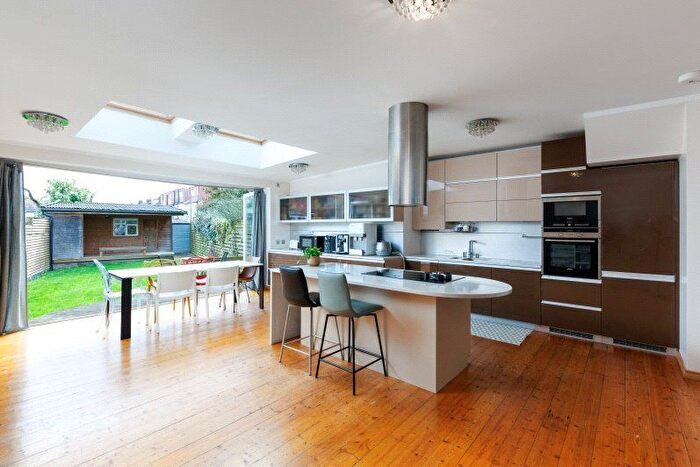 3 Bedroom End Of Terrace House To Rent In Cannon Hill Lane, London, SW20