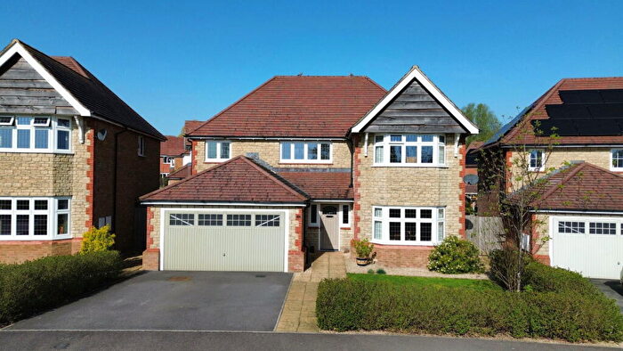 4 Bedroom Detached House For Sale In Morgans Road, Calne, SN11