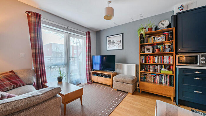 1 Bedroom Flat For Sale In Romford, Romford, RM3