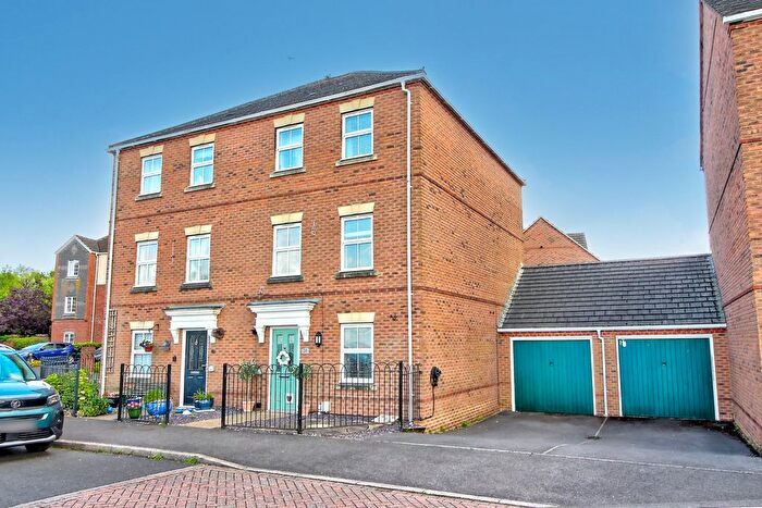 4 Bedroom Semi-Detached House For Sale In Whitgift Close, Basingstoke, RG22