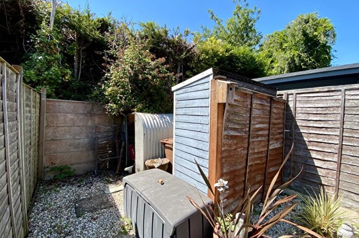 2 Bedroom Riad For Sale In Christchurch Road, Ringwood, BH24