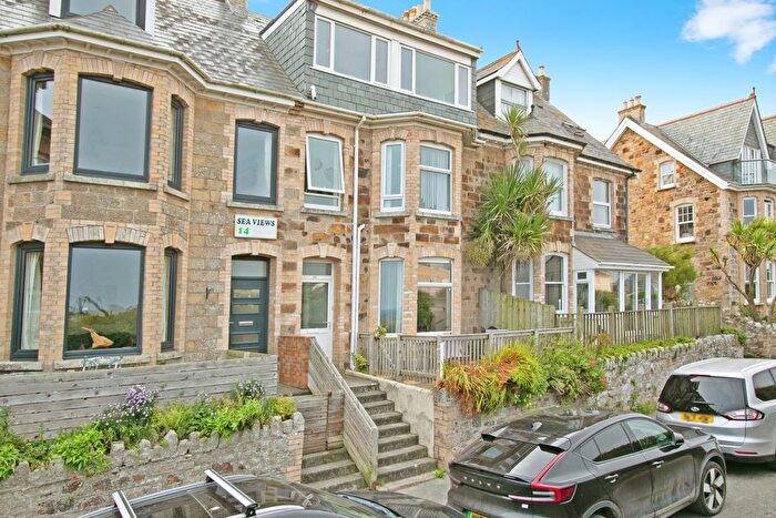 4 Bedroom Maisonette For Sale In Atlantic Road, Newquay, Cornwall, TR7