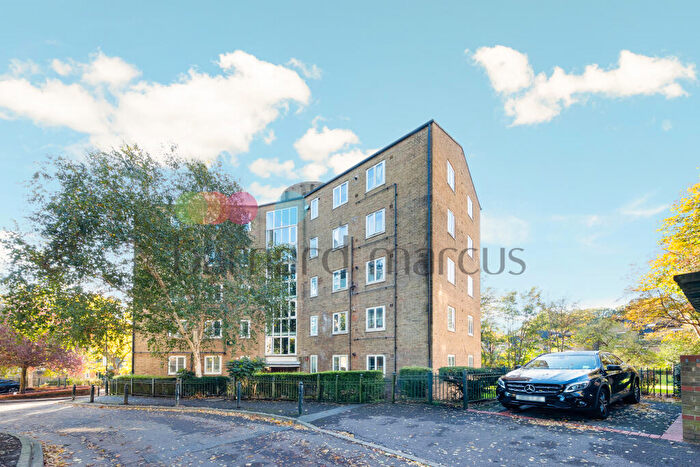 2 Bedroom Apartment To Rent In Chulsa Road, London, SE26