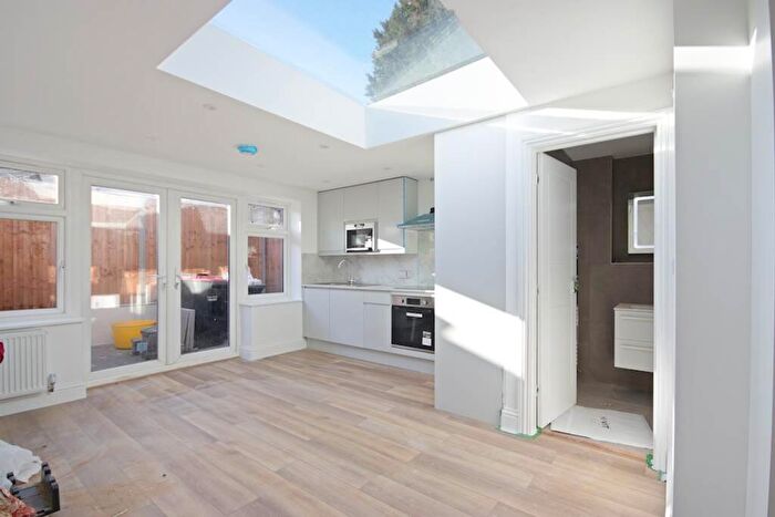 1 Bedroom Flat To Rent In East Barnet Road, London, EN4