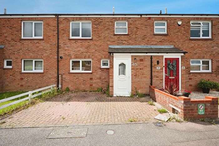 3 Bedroom Terraced House For Sale In Carrick Road, Bedford, MK41