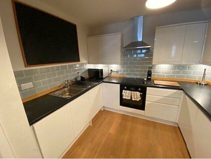 2 Bedroom Flat To Rent In Adelphi, City Centre, Aberdeen, AB11
