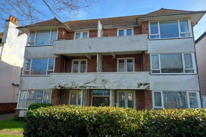 2 Bedroom Flat To Rent In Julian Court, Folkestone, CT19