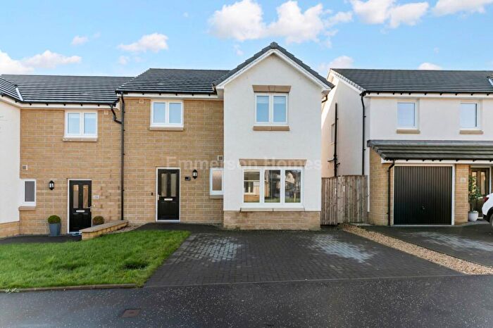 3 Bedroom Semi-Detached House To Rent In Broadford Place, Bishopton, PA7