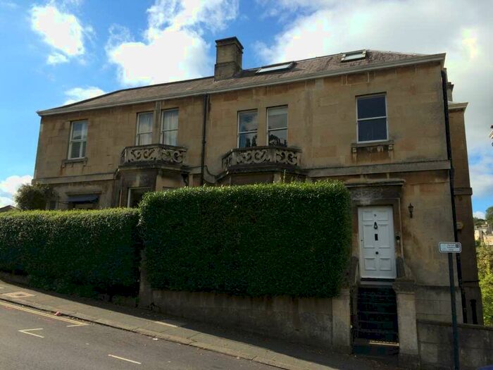 6 Bedroom Town House To Rent In Widcombe Hill, Bath, BA2