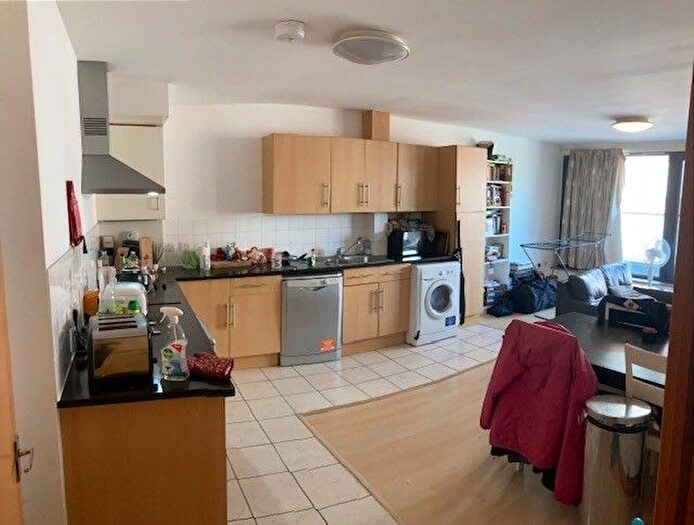 3 Bedroom Flat To Rent In Wedmore Street, North London, Islington, Holloway, N19