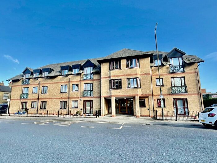 2 Bedroom Apartment For Sale In Millers Court, Biggleswade, SG18